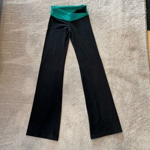 Victoria’s Secret cross waist band flare legging